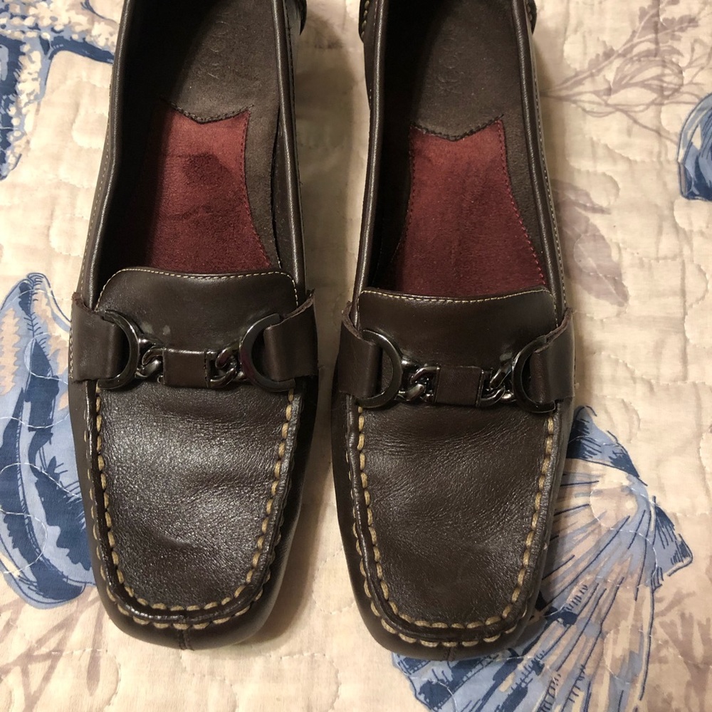 Ladies shoes